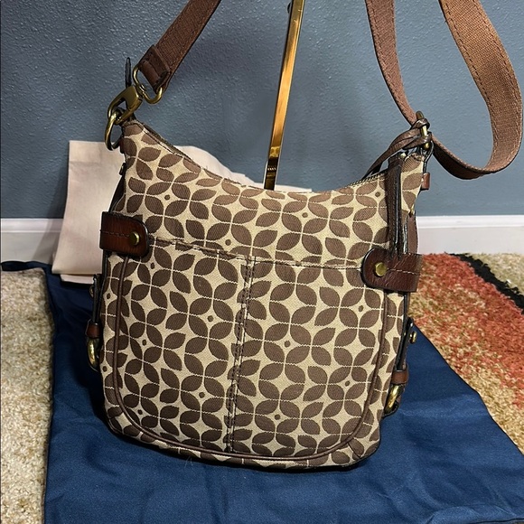Fossil Leather Brown & Tan Crossbody Bag with Timeless Design EUC - Picture 6 of 16